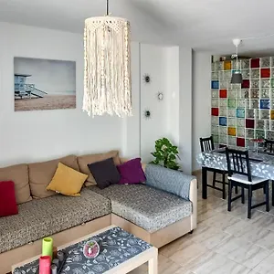 https://casa-la-sonrisa.in-canary-islands.com