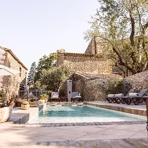Hotel Summum, Monells